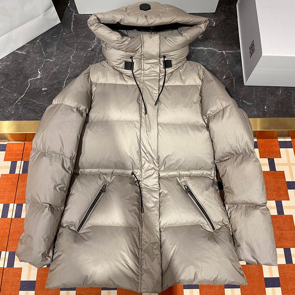 残り僅か マッカージュ MACKAGE FREYA ダウンジャケット 偽物 mas39145